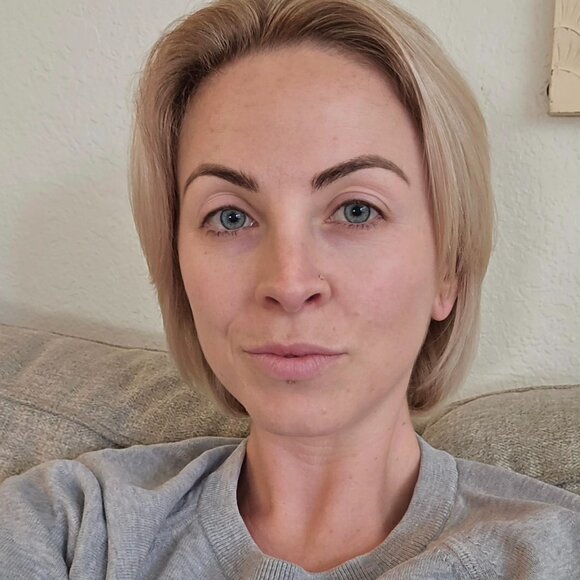 Meet your Posher - Picture 3 of 3